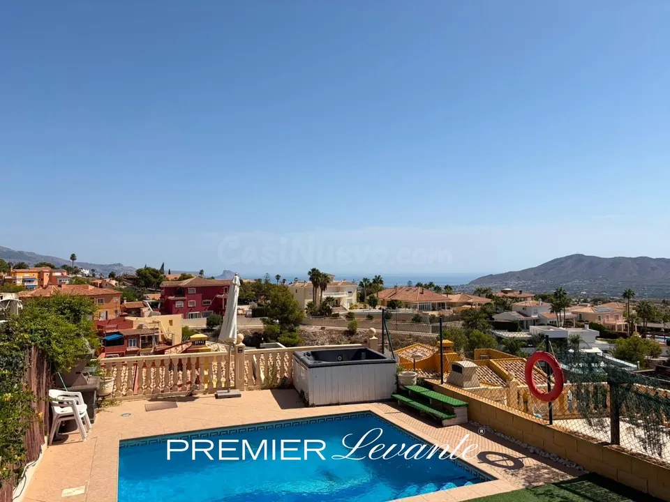 Amplio pareado en la nucia con piscina privada