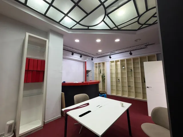 Magnífico local comercial en el centro de Chiclana — 4