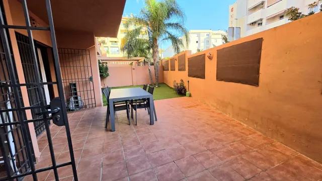 Bajo de dos dormitorios y con una espectacular terraza– Larga temporada” — 11