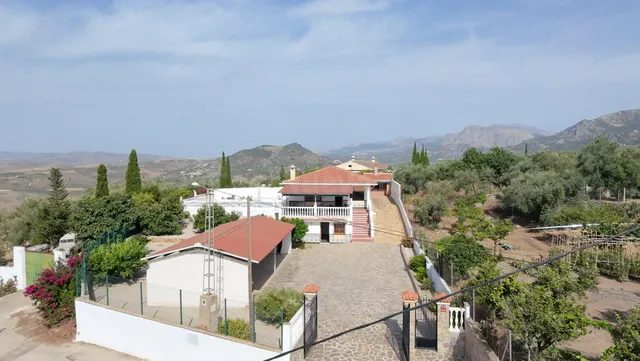 CASA DE CAMPO CON PISCINA EN PERIANA - foto 4