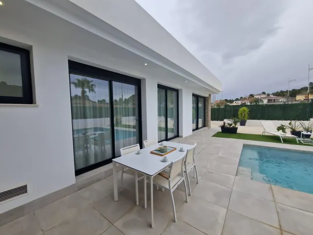 Villas espaciosas con piscina privada, en construcción, en un entorno natural muy privilegiado — 32