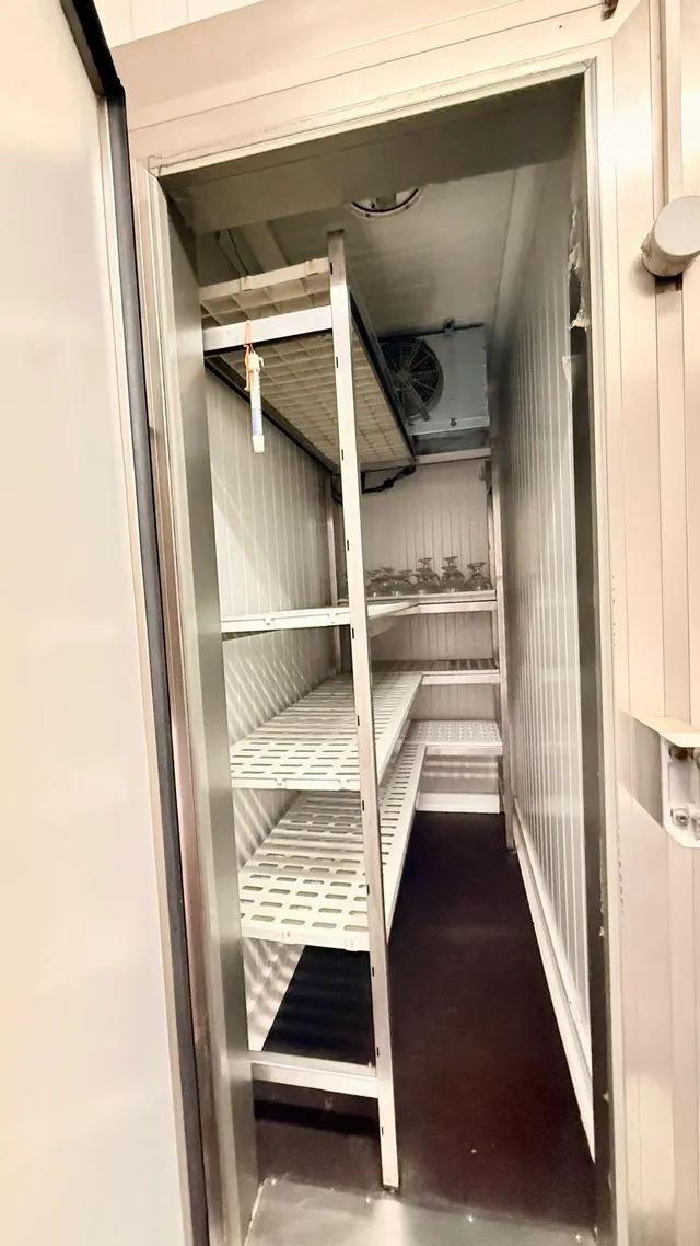 ¡Oportunidad Única en Cubelles! Local Comercial Reformado con Terraza y Vistas al Mar — 19