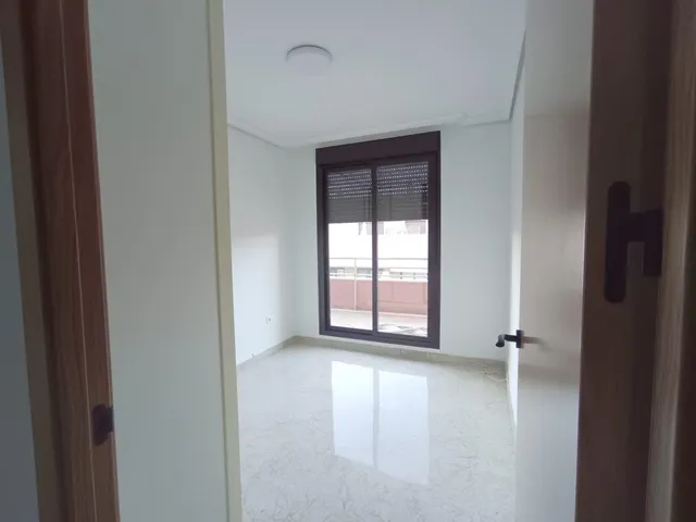 Luminoso piso de 3 dormitorios con terraza y piscina — 7