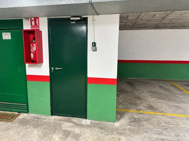 Amplio y céntrico piso en El Palo con parking incluido, con todo a mano y a solo unos minutos andando del mar. — 19