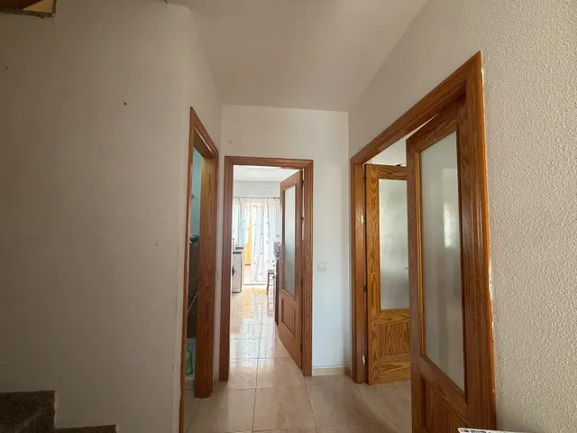 DÚPLEX ADOSADO EN SAN ISIDRO – 4 DORMITORIOS, GARAJE — 27