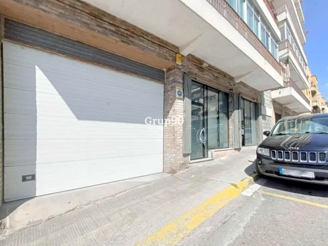 Local comercial a pie de calle de 240m2 en Zona Instituts — 10