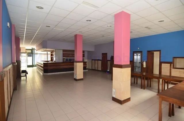 Local comercial en venta — 14