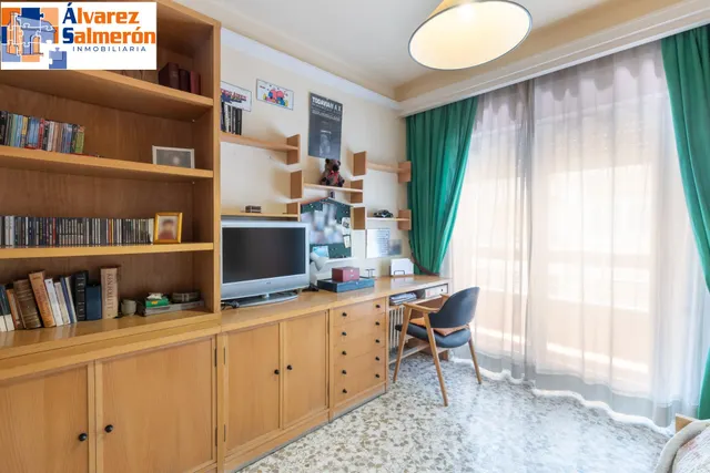 Amplia vivienda en pleno centro de Granada — 26