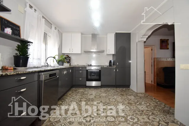 CHALET RÚSTICO CON PISCINA, TERRAZA Y PARKING — 20