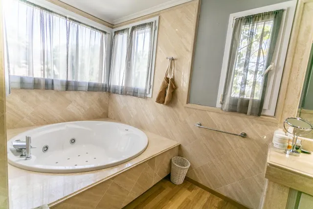 Precioso y lujoso apartamento con vistas al mar en Monte paraíso, en la Milla de Oro. Marbella — 21