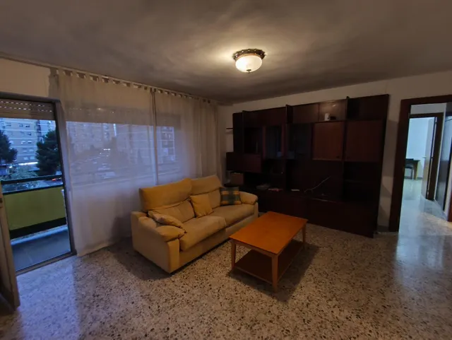 Piso de 89m2. Distribuido en tres dormitorios, salón, cocina y baño — 8