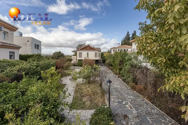 Gran casa con parcela y piscina en Cájar — 34