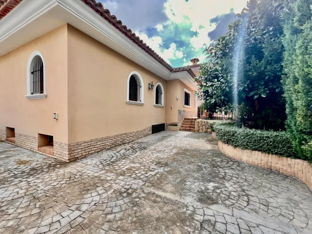 CHALET INDEPENDIENTE CON GRAN PARCELA Y PISCINA PRIVADA EN EL ALBIR, ALFAZ DEL PI — 45