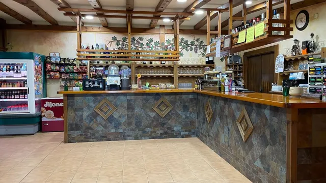 Venta de restaurante y fábrica de embutidos — 18