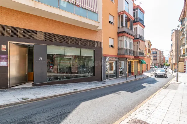 Local comercial 6 habitaciones 200m² en venta - Motril puebl - foto 2