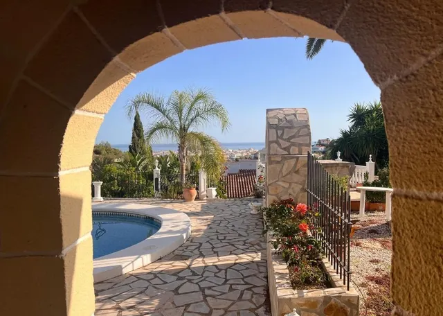 Villa con ubicación privilegiada y enorme potencial — 7