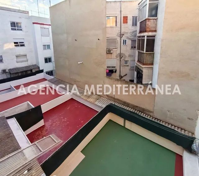Amplio y luminoso piso en Burjassot, junto al metro — 12