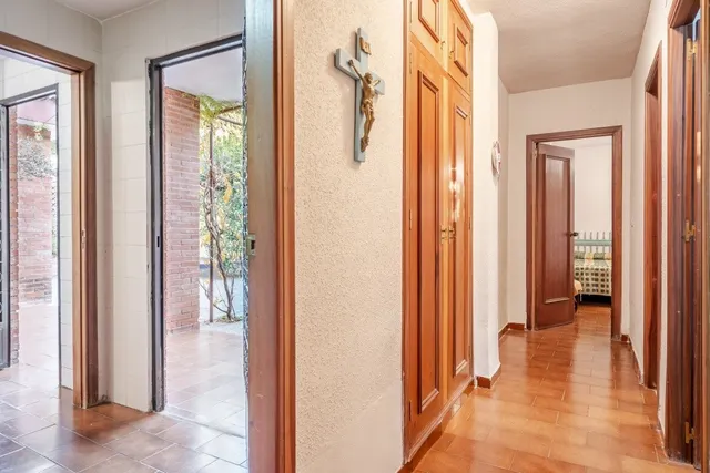 chalet independiente con la mejor parcela en la prestigiosa  urbanización de el serrallo — 34