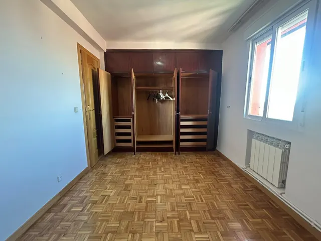 Piso en Calle Camarena — 19