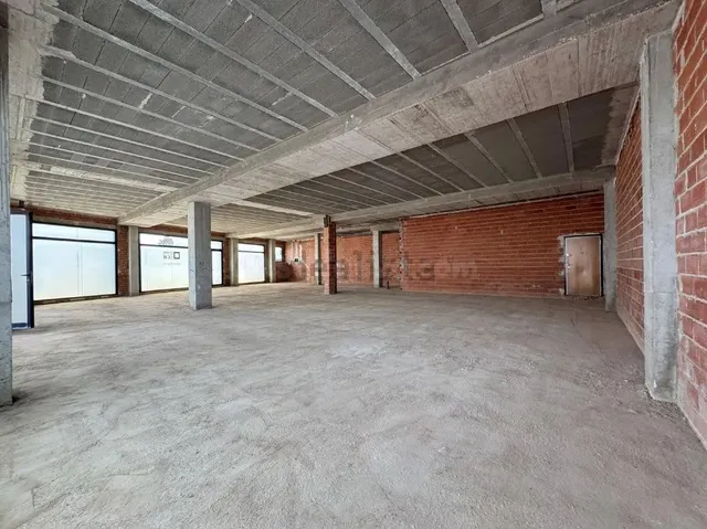 Exclusivo Local Comercial en el Centro de Negocios Sur - Ben - foto 3