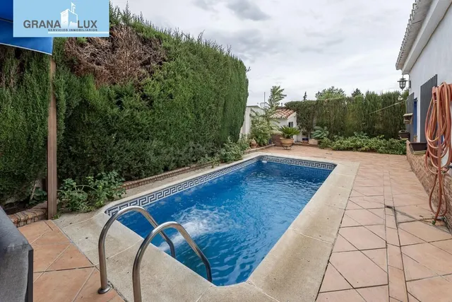 Casa con piscina en urb los chopos - Las Gabias — 4