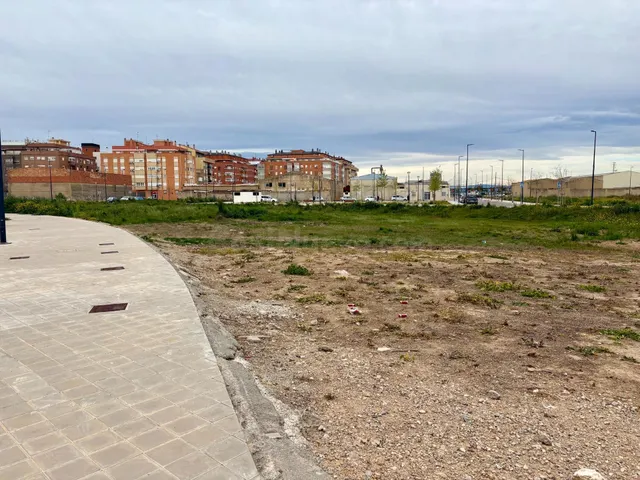 Solar en venta en zona residencial de Silla