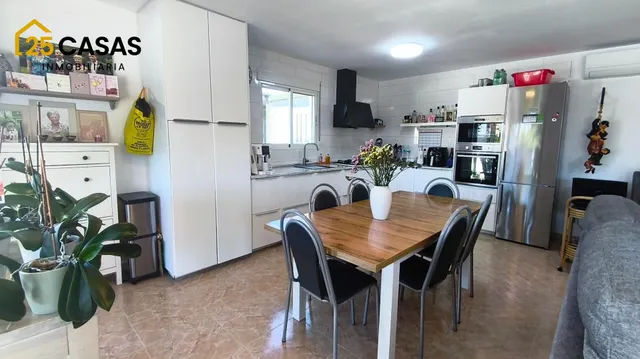 Chalet en Dolores con piscina climatizada, casa de invitados, paneles solares y mucho más — 35