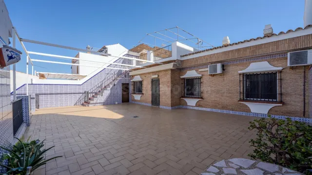 Amplio Adosado en Ayamonte - Oportunidad Única — 2