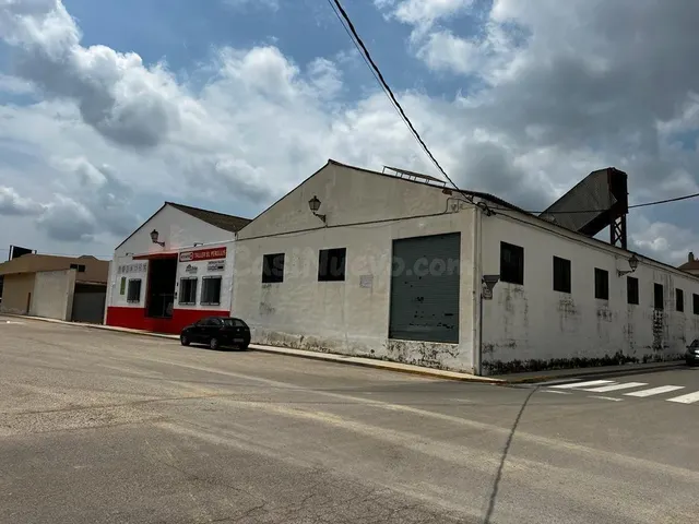 Nave industrial 610m² en venta - Llombai