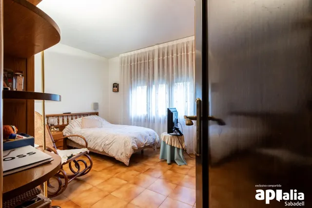 ESPECTACULAR CASA A 4 VENTS A CASTELLAR DEL VALLÈS. — 29