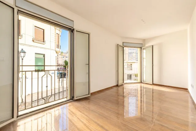 Piso Junto a Esquina del Convento — 13