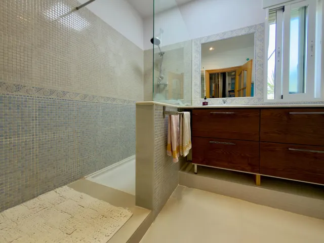 CHALET INDEPENDIENTE CON 3.500 M2 DE PARCELA, PISCINA, VIVIENDA DE INVITADOS Y PISTA DEPORTIVA EN LOS TABLAZOS — 27
