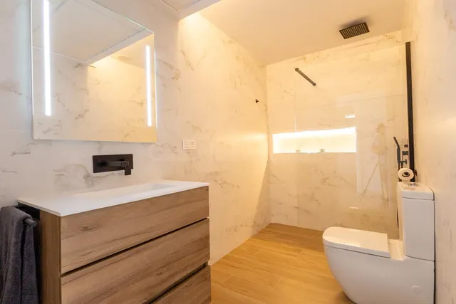 ✨ Exclusiva Vivienda de Lujo Reformado y lista para entrar a vivir en Av. Teodomiro: Confort Premium en Los Andenes 🌆 — 12