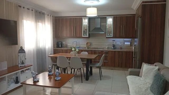 Guarchacho. Piso 3 habitaciones, 2 baños, 2 terrazas, garaje, 2 cocinas — 2