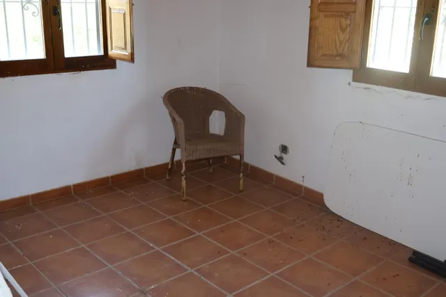 MASIA VALLADA CON PISCINA, ZONA PARA CABALLOS Y MAS DE 2 HECTAREAS DE TERRENO — 26