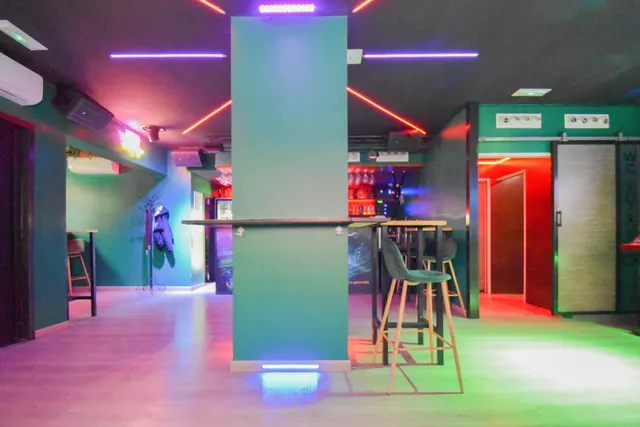 Pub en pleno centro de Granada ¿Eres un emprendedor apasionado por la hostelería? — 24
