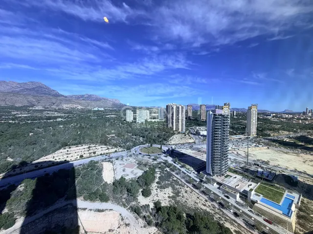 Exclusivo Piso Seminuevo en Playa de Poniente, Benidorm — 15