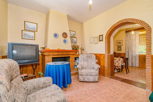 Gran casa de pueblo con terreno, en Ambroz (1260 m2 de parcela) — 8
