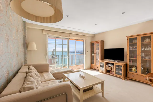 Apartamento en venta en Torrevieja, ubicado en la zona de La Loma, a pocos minutos a pie de la Playa del Cura. Primera línea de mar! — 12