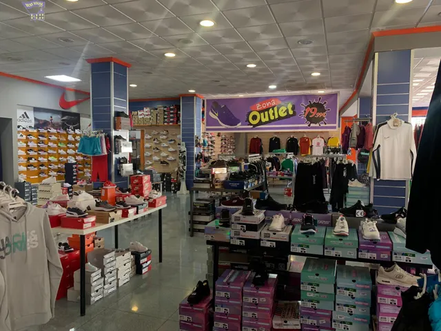SE VENDE LOCAL COMERCIAL — 2