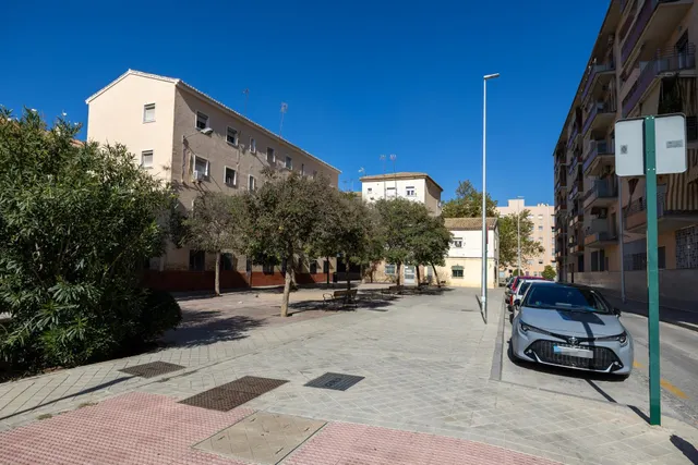 Vivienda en planta baja en el Zaidin. — 15