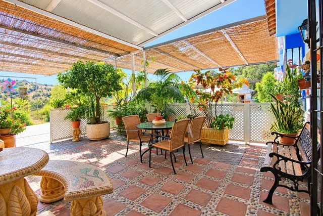 VENDE EN EXCLUSIVA CHALET INDEPENDIENTE EN COÍN — 4