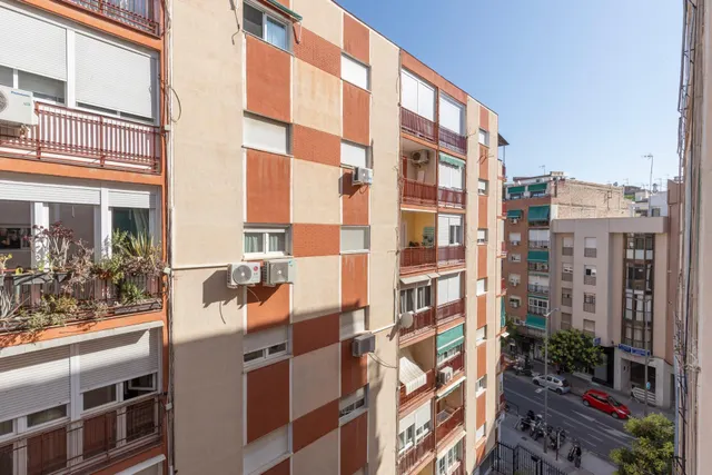 Piso en venta en calle arabial – Granada | — 30