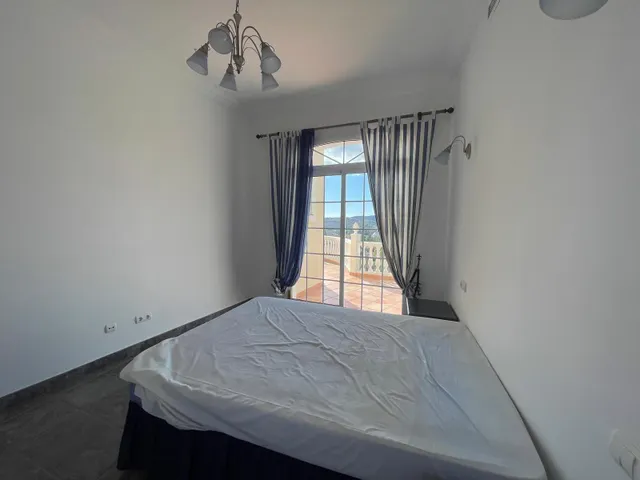 Exclusiva villa en Mijas Golf con vistas a la montaña y piscina privada — 29
