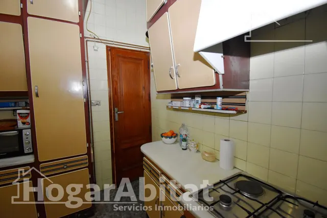 CASA SEMIREFORMADA CON GARAJE Y DOS TERRAZAS, EN EL CENTRO — 13