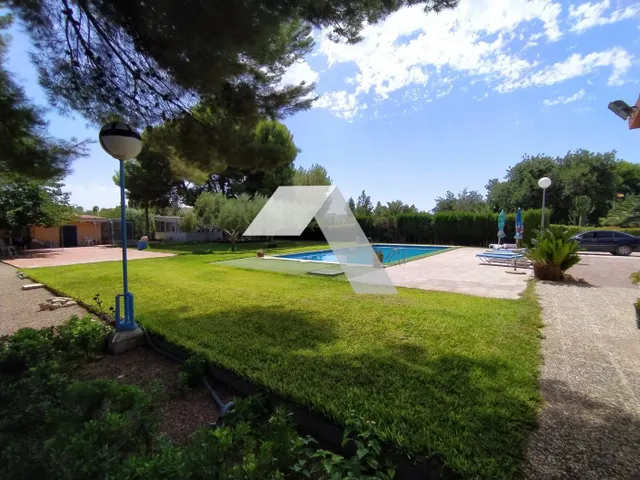 Chalet en venta — 22