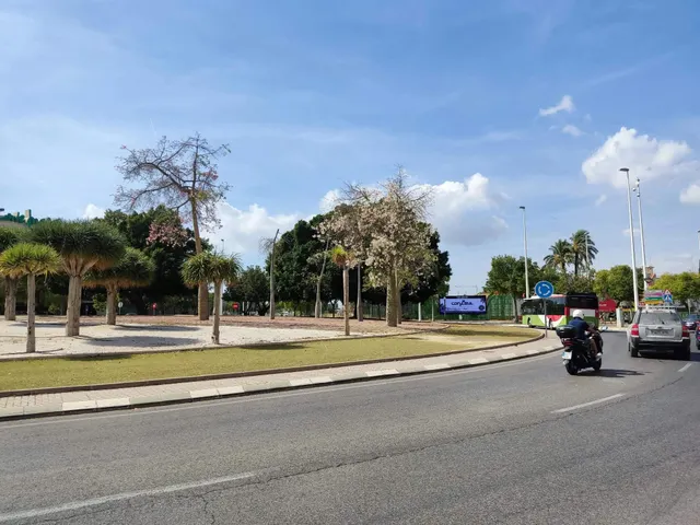 LOCAL para poner tu NEGOCIO o con posibilidad de CAMBIO DE USO. — 42