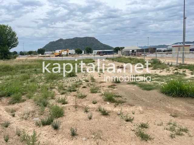 Parcela industrial a la venta en Xativa. — 4