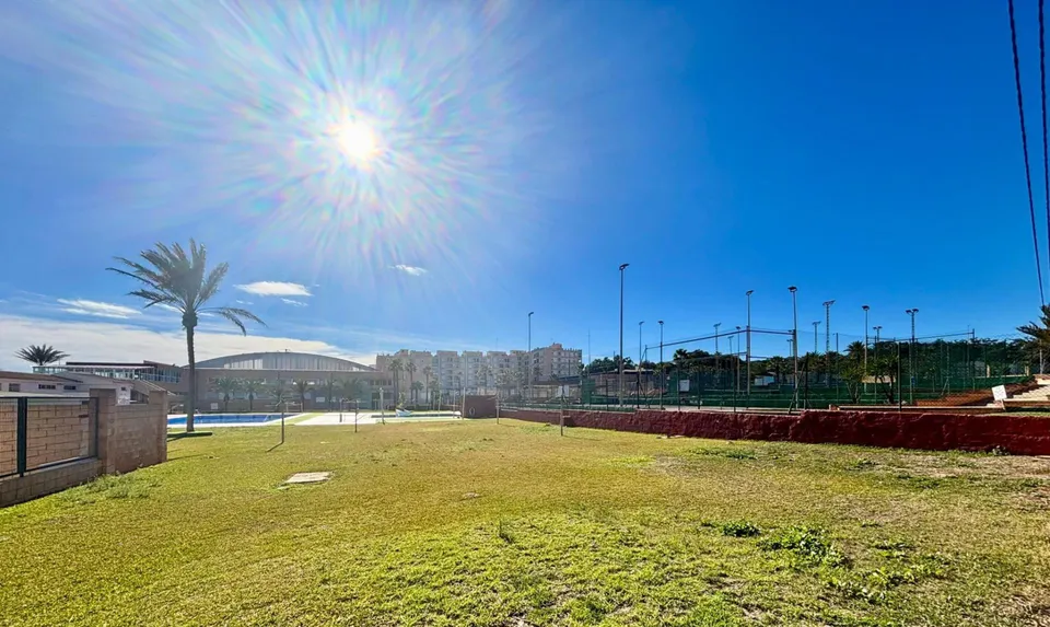 Se vende casa para reformar en Guardamar del Segura (Alicante).
