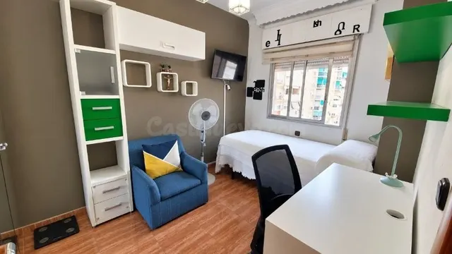 Amplio y precioso  piso de 4 dormitorios en alquiler  en camino de suárez — 19